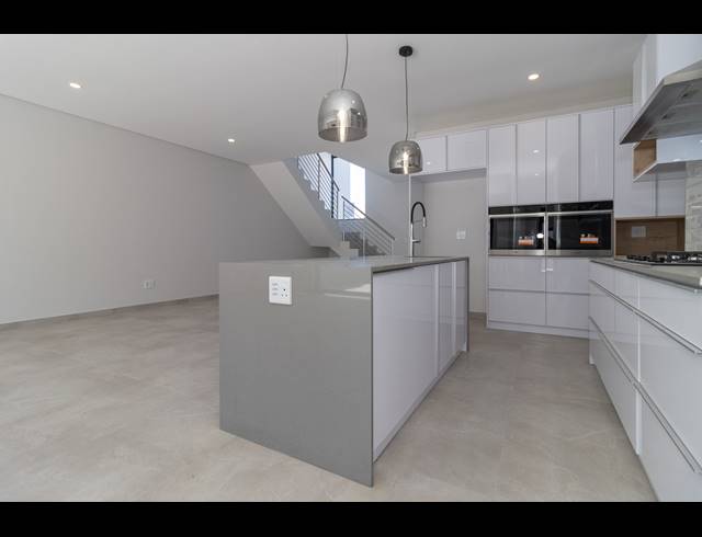 4 BEDROOM HOUSE FOR SALE IN SANDOWN
